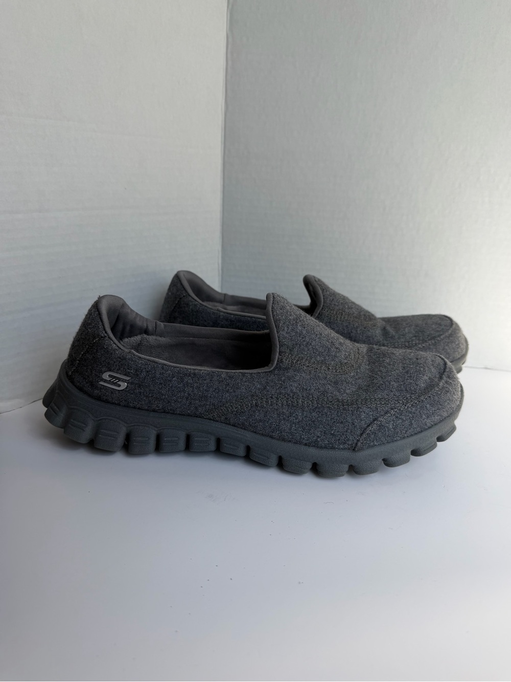 Skechers EZ Flex Women's 10 Gray Slip On Comfort Walking Sneakers Fleece Lined